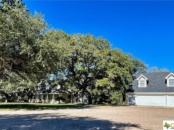 2593 Lower Mission Valley Rd, Victoria, TX 77905