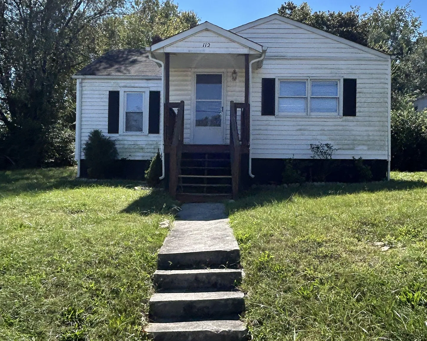 3 bed, 1027 sqft, $1,300 — Photo 1