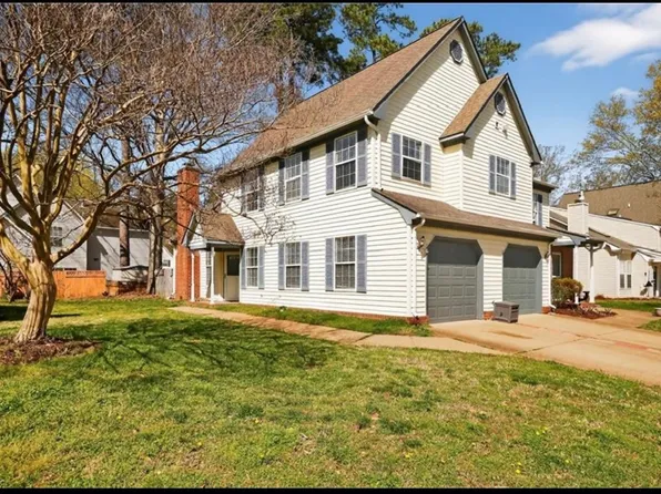 104 White Ridge Ln #1, Yorktown, VA 23693