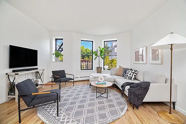 1st image of 472 Bainbridge St APT 3A
