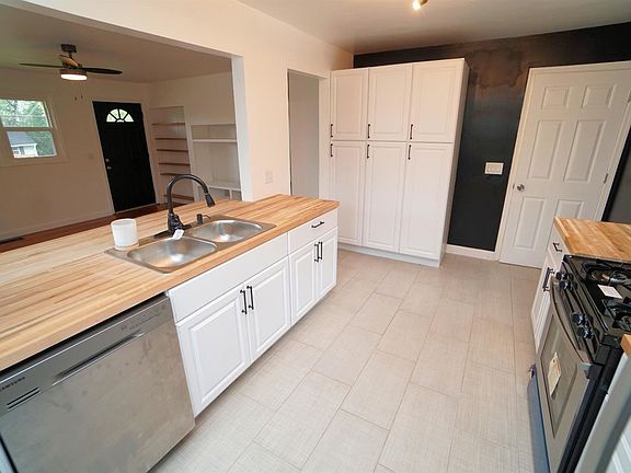 3rd image of 1756 Patrick Dr