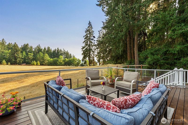 2nd image of 888 Leschi Way