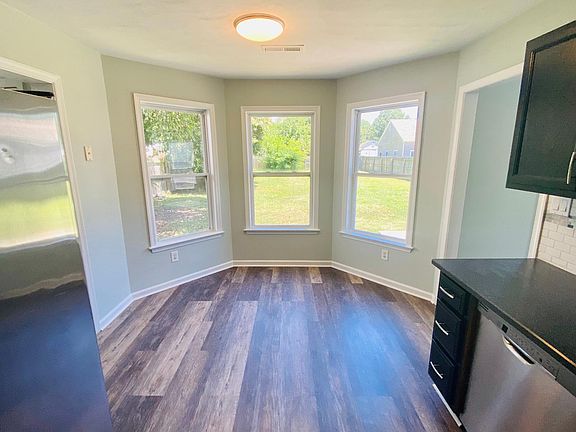 Kitchen breakfast nook