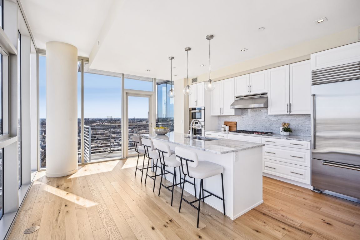 210-20 S 25th St 1502-012.jpg