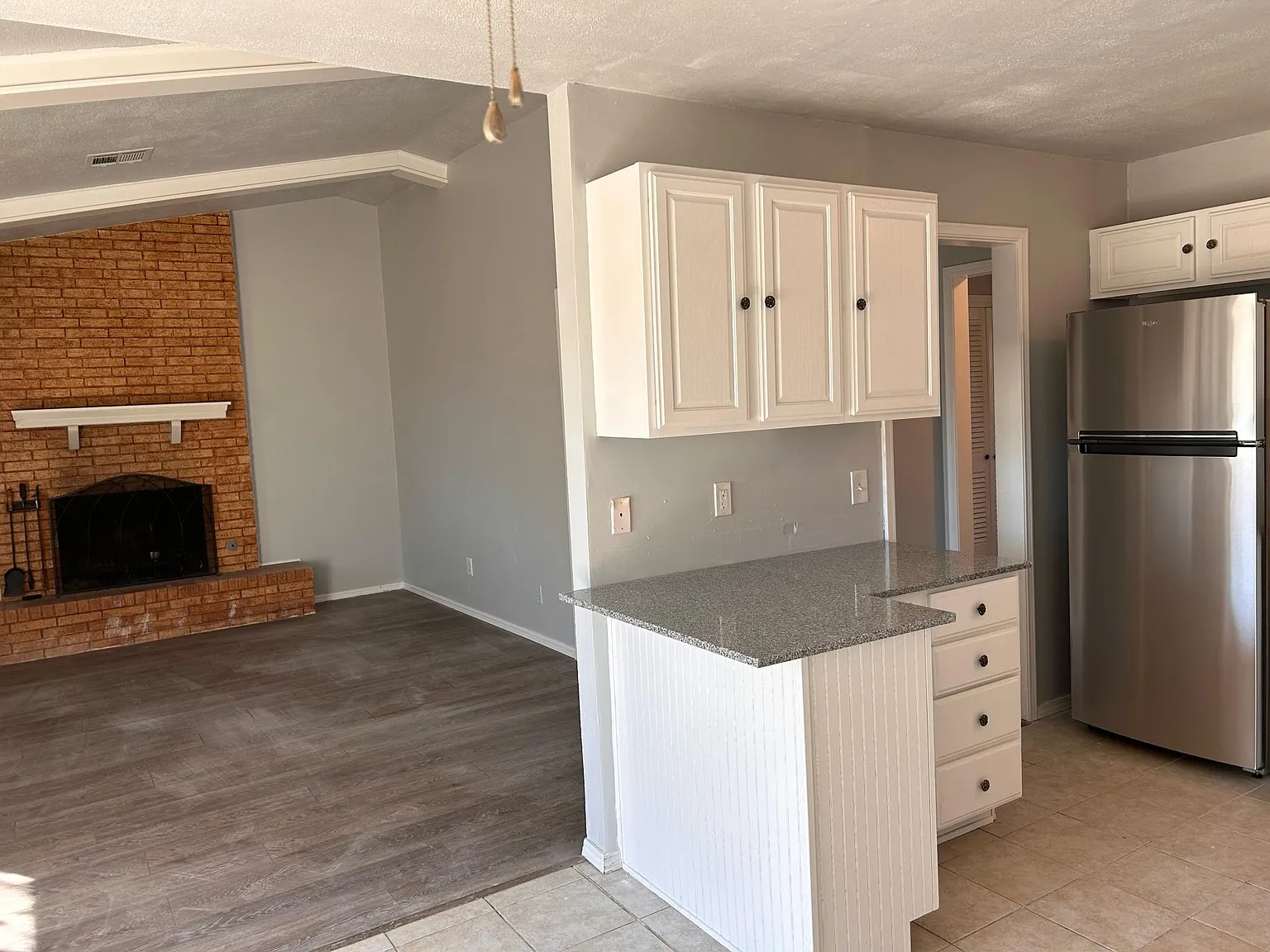 3 bed, 1140 sqft, $1,500 — Photo 3