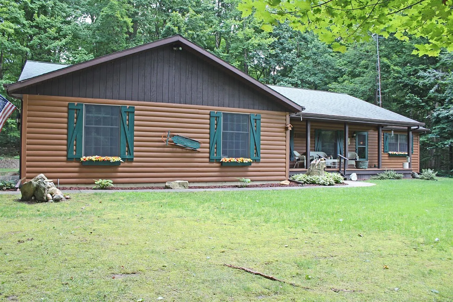 695 N Garden Path photo 1