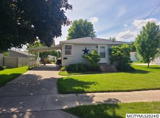 708 S Polk Pl, Mason City, IA 50401