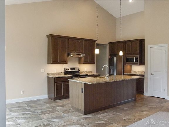 3rd image of 1111 Chambrey Ct