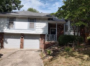 305 SE Jackson St, Lees Summit, MO 64063