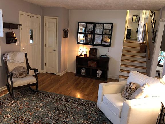 3rd image of 108 Cherrywood Dr