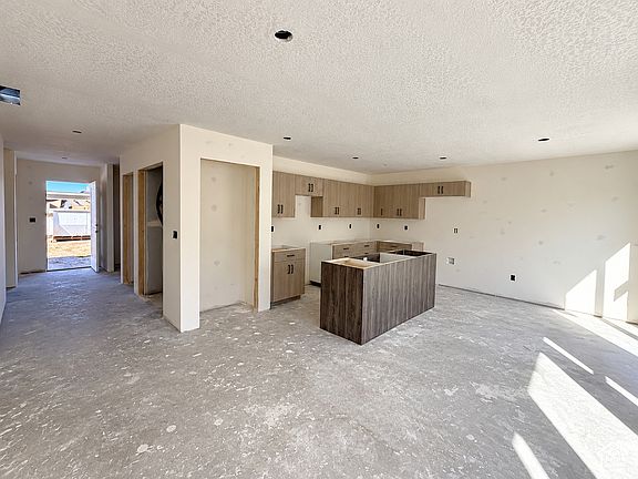 5th image of 1068 N Summit View Dr W