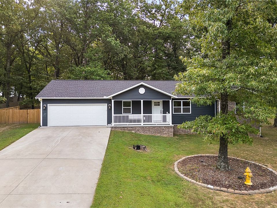 1st image of 6071 Oak Leaf Dr