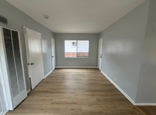 1030 W 94th St #2, Los Angeles, CA 90044