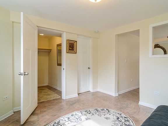3rd image of 2927 N Kedzie Ave #B