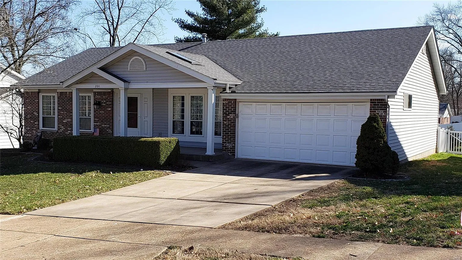284 Oakleigh Woods Dr photo 1