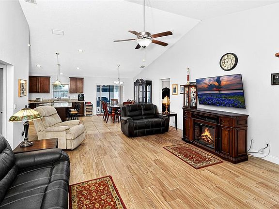 5th image of 9977 SW 51st Ct
