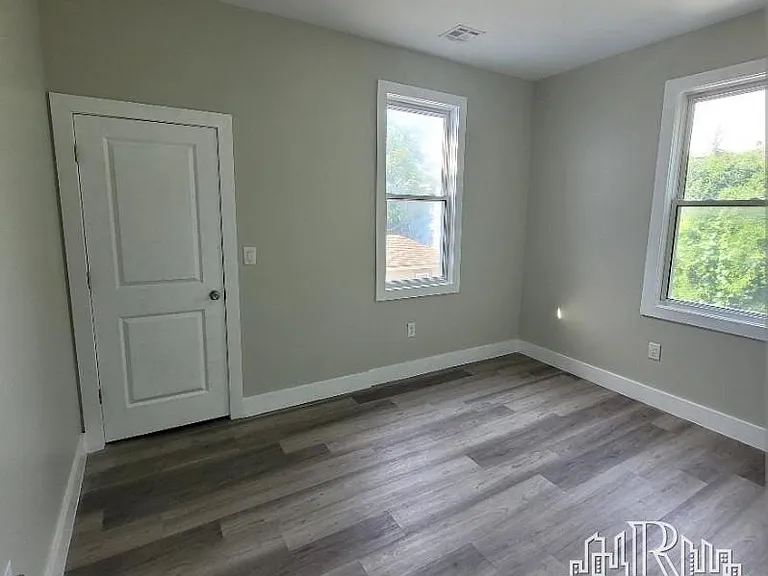 179 S 7th St #2A — Photo 9