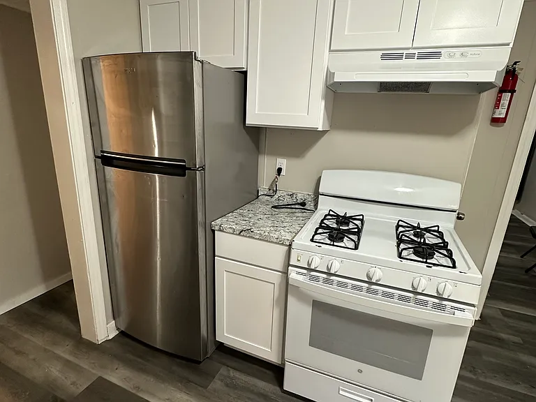 150 Plymouth St #1 — Photo 2