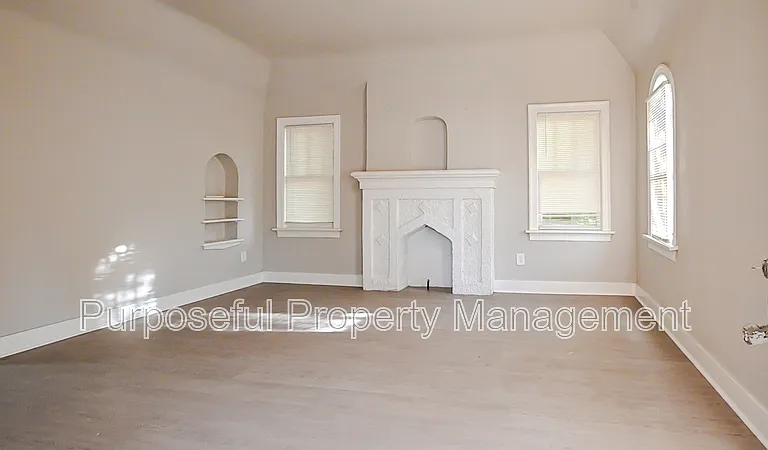 2201 Glen Ellyn St — Photo 4