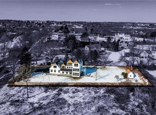 262 Peckham Ave, Middletown, RI 02842