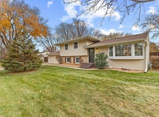 4004 McKnight Rd N, White Bear Lake, MN 55110