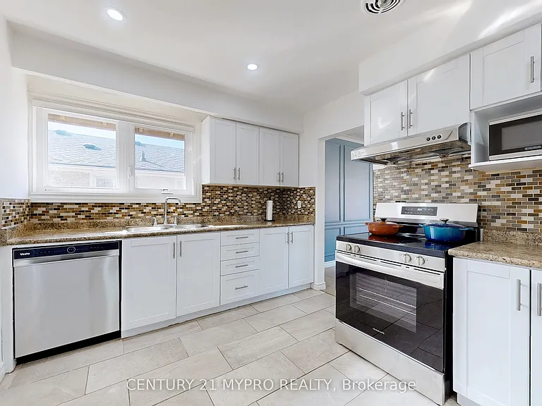 56 Bailey Cres #MAIN — Photo 12