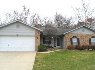 821 Deer Creek Rd, O'Fallon, IL 62269