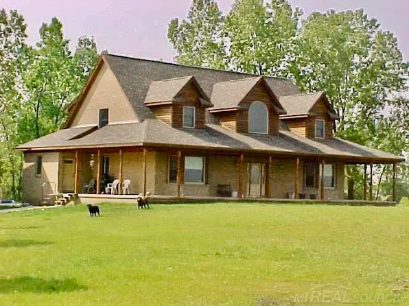 3131 Hiawatha St, Monroe, MI 48161