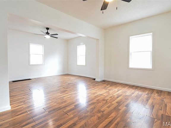 2nd image of 1007 Sumner St