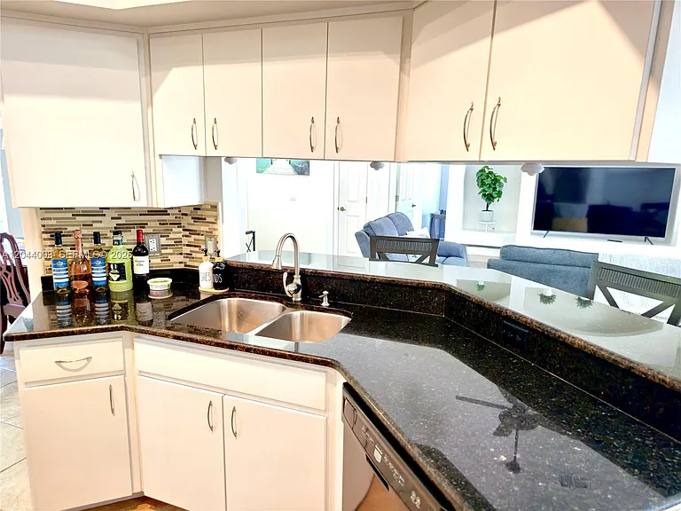 27015 Golden Meadow Dr — Photo 9