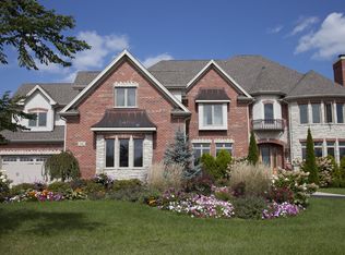 26 E Peter Ln, Hawthorn Woods, IL