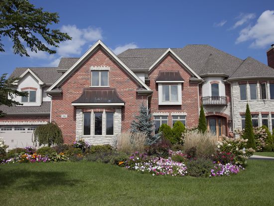 26 E Peter Ln, Hawthorn Woods, IL 60047