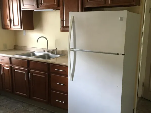 41 Grove St, Pawtucket, RI 02860