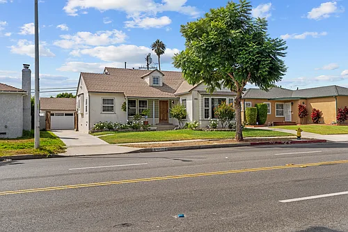 10229 S Van Ness Ave Photo 1