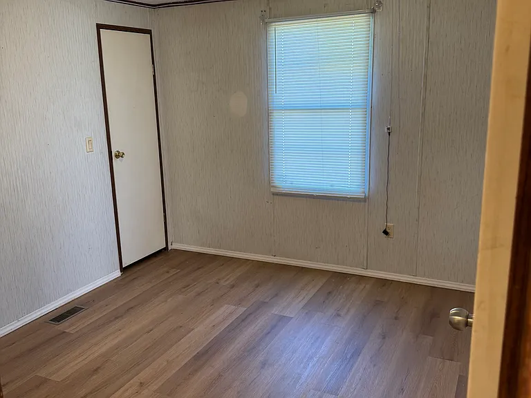 7832 S State Highway 55 — Photo 12