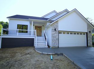 325 Highland Hills Dr, Howard, OH