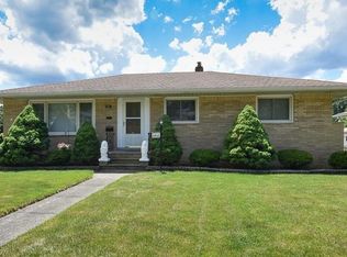 6466 Hamden Rd, Parma Heights, OH 44130