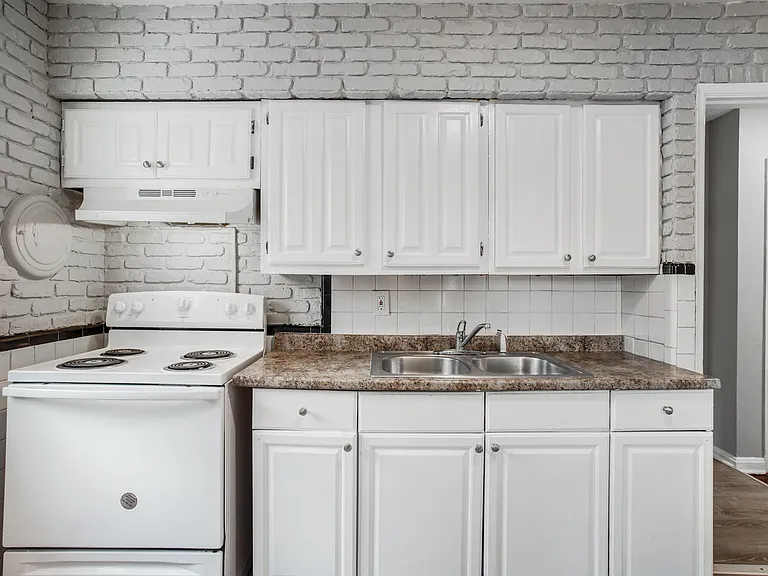 1345 Coolidge Dr — Photo 15