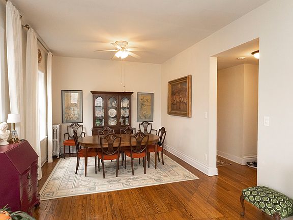 3rd image of 3917 N Pine Grove Ave APT 3