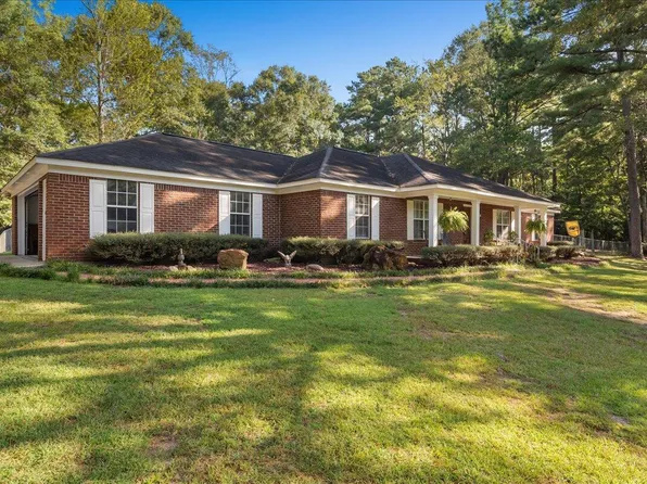 261 Corinth Rd, Petal, MS 39465