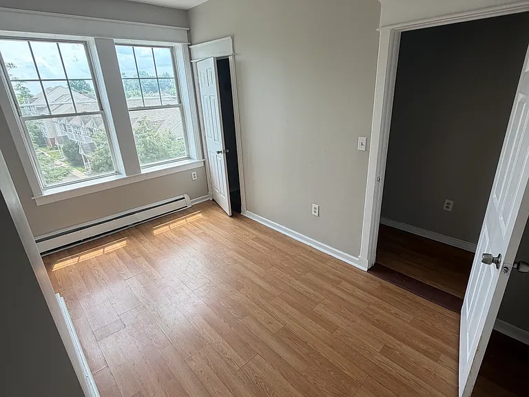 114 Ashley St #4E — Photo 6