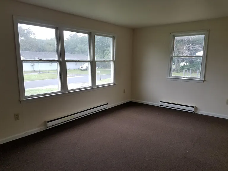 309 Elizabeth St — Photo 2