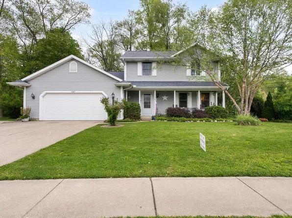 33671 Woodmont Ridge Dr, New Carlisle, IN 46552