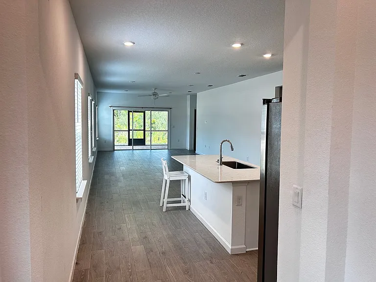 23 Lake Sinclair St — Photo 7
