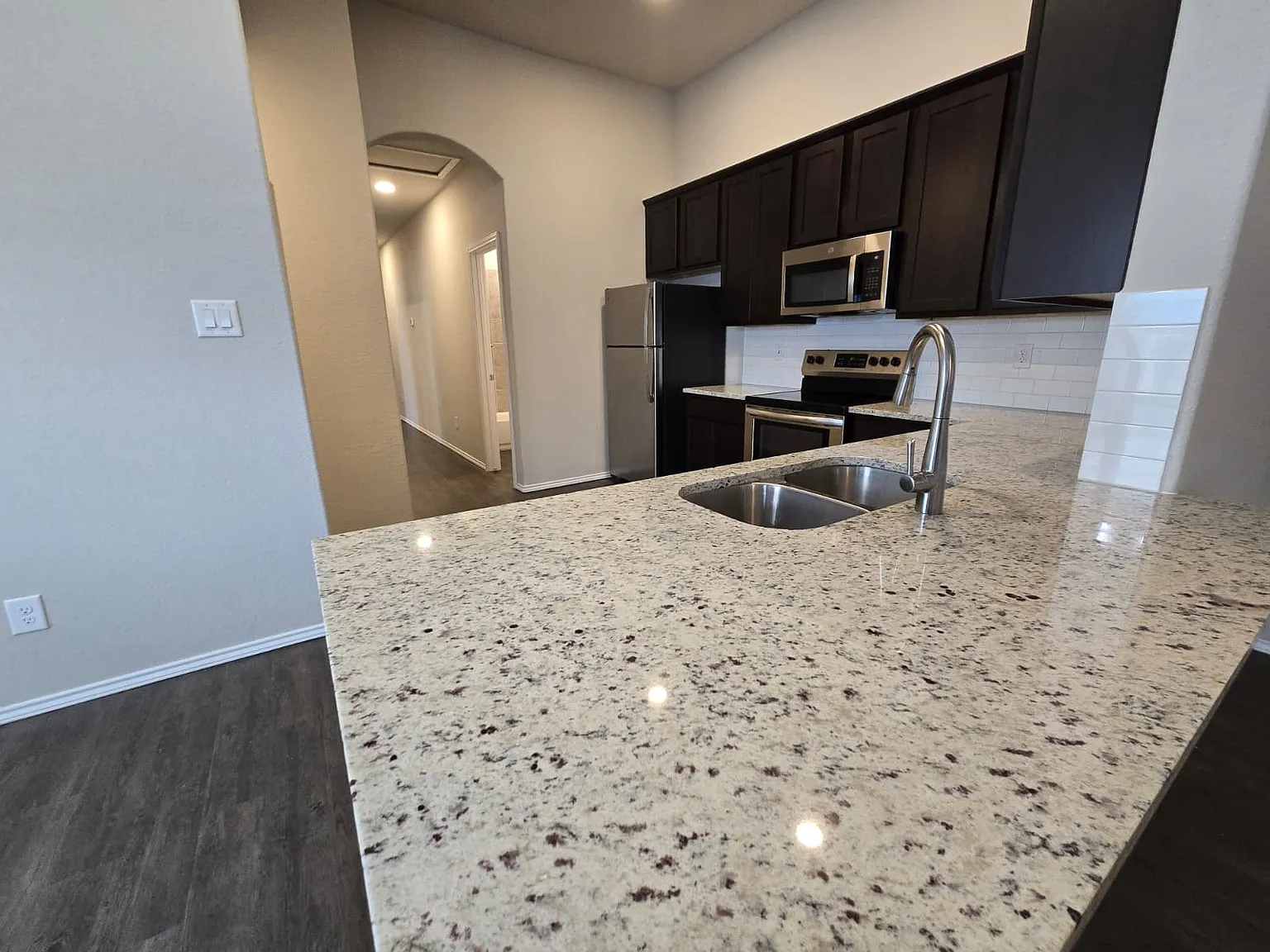 3 bed, 1400 sqft, $1,445 — Photo 1