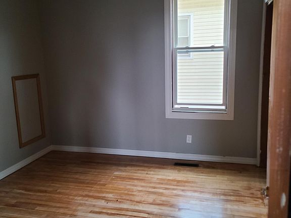 4th image of 1607 Conkling Ave