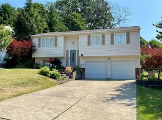 1027 Highfield Rd, Bethel Park, PA 15102