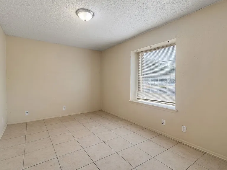 1523 Noble Oak Dr — Photo 11