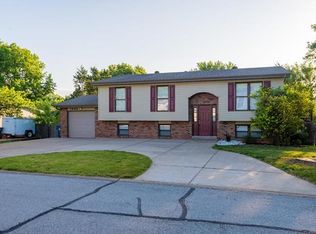 1906 Lone Pine Dr, Arnold, MO