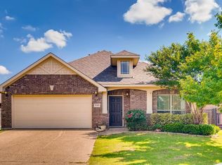 5305 Smokey Ridge Dr, Fort Worth, TX 76123